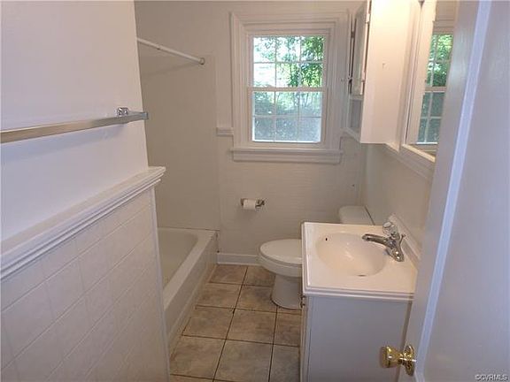 5th image of 2005 Oakwood Ln