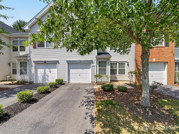 2nd image of 58 Windsong Cir