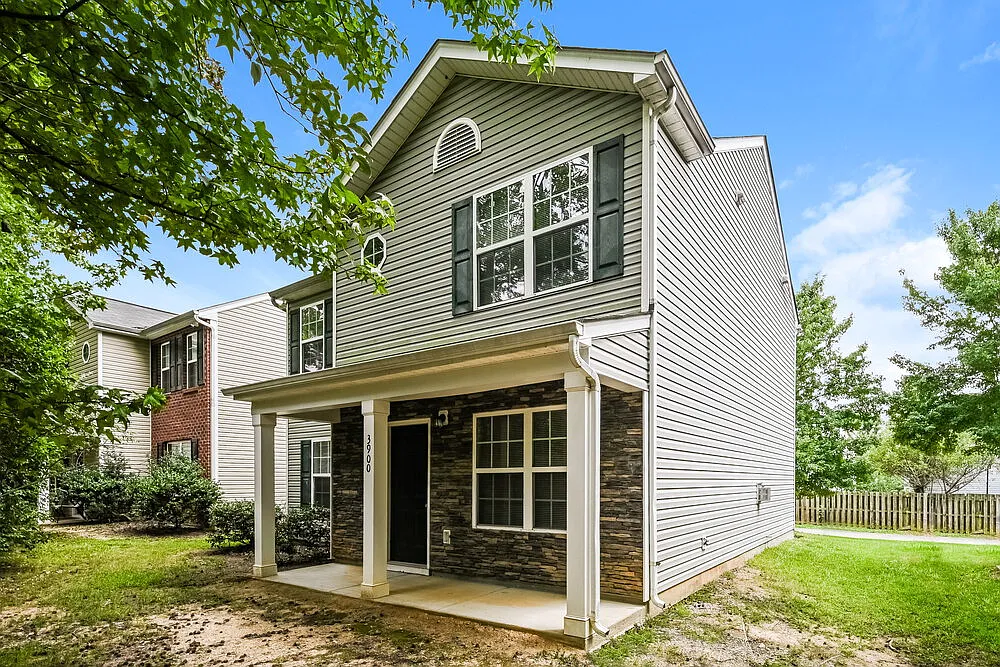 3 bed, 2.5 bath, 1300 sqft, $1,795 — Photo 4