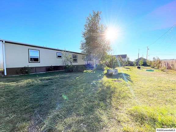 2nd image of 2083 Sweetwater Dr