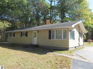 11830 E 34th Rd, Cadillac, MI 49601