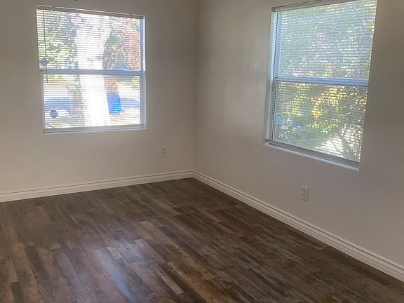 3rd image of 621 Arvin St