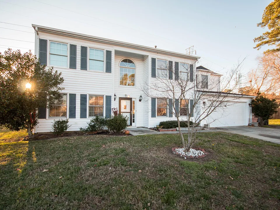 22 Ridge Lake Dr