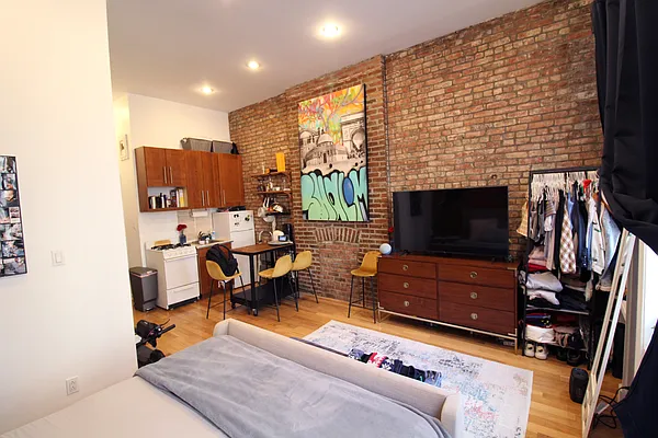 Rented by Guidance Realty Corp. | media 22