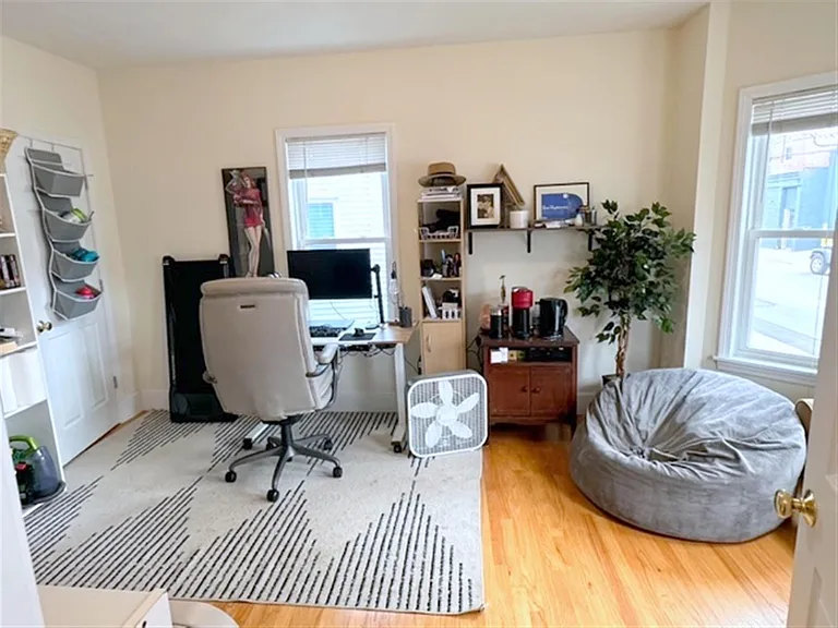 391 Columbia St #1 — Photo 4