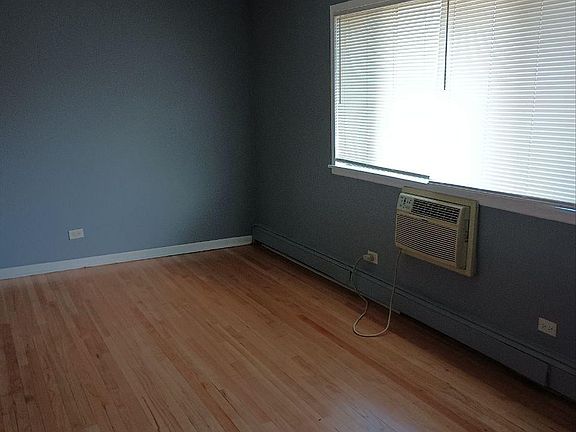 3rd image of 7909 S Greenwood Ave #3W