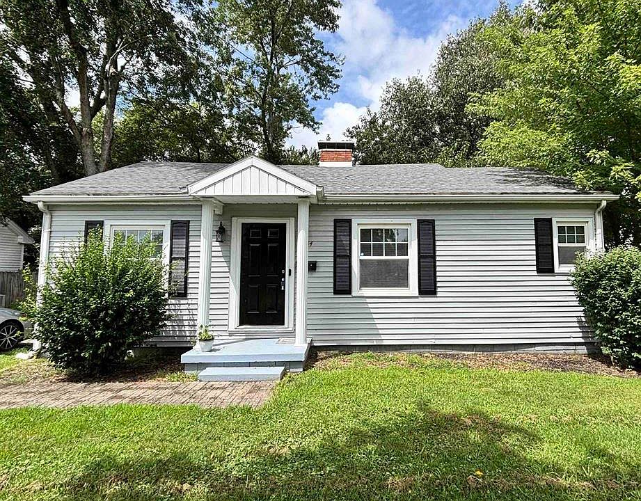 1st image of 2554 E Riverside Dr