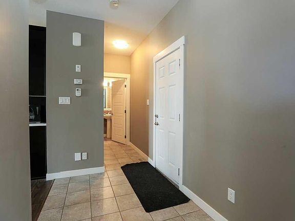 3rd image of 567 Moonlight Ln W