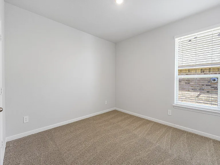 1208 Patti Ln — Photo 7