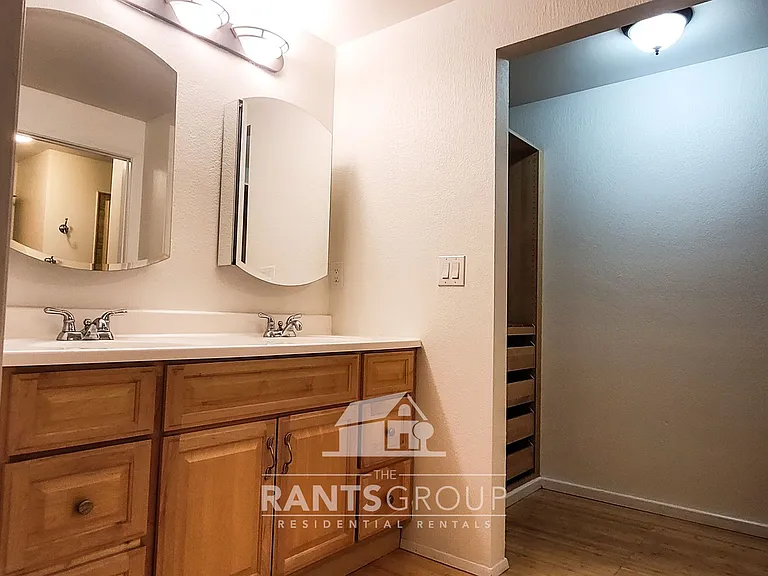 4910 Sheridan Dr SE — Photo 18