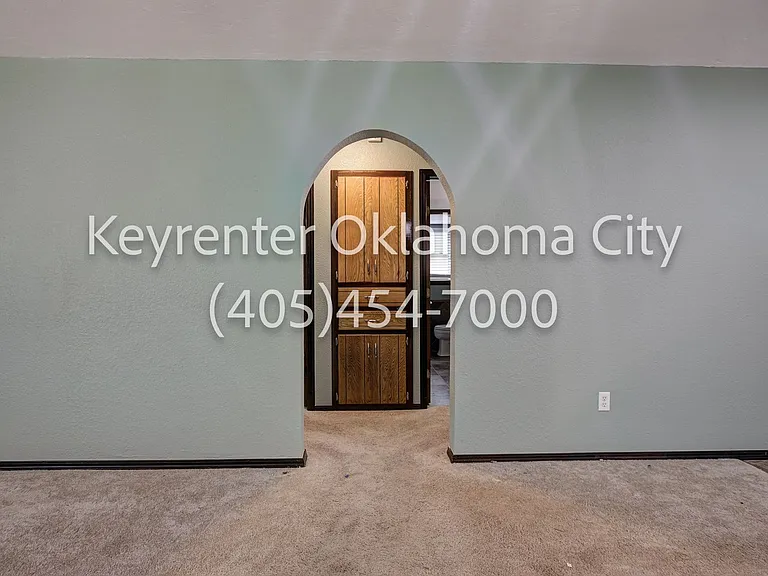 10912 N Blackwelder Ave — Photo 18