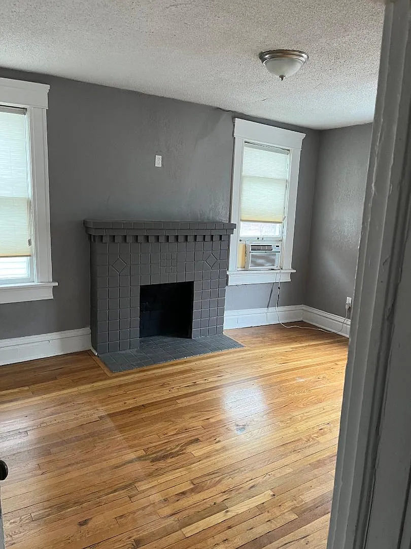 4105 Oak Street - 1 — Photo 4