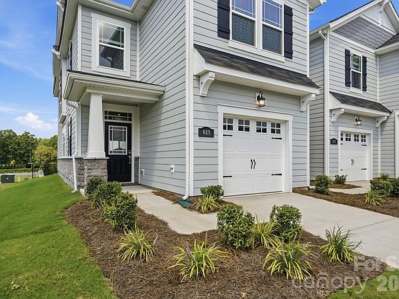 3rd image of 625 Cassidy Ct
