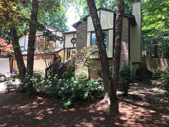 2nd image of 2271 Remington Ct NE
