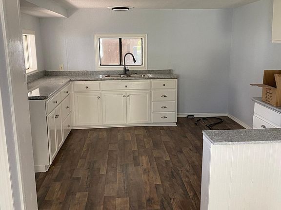 3rd image of 603 E Ireland St
