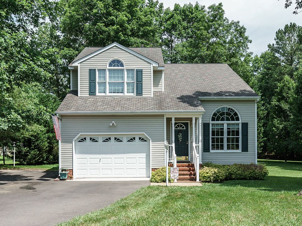 1st image of 304 Thornhill Dr
