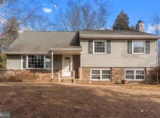 418 Merion Dr, Newtown, PA 18940