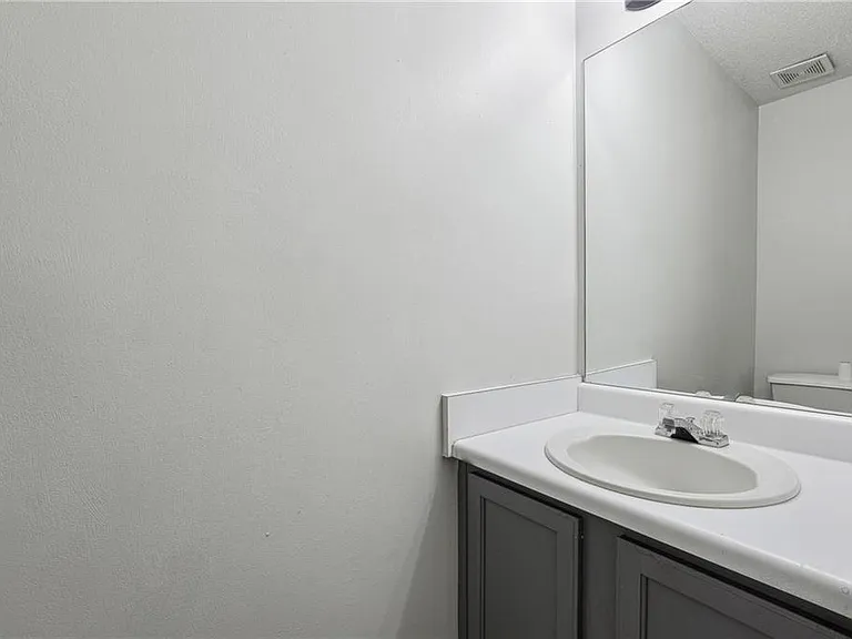 2205 Dresden Grn NW — Photo 17