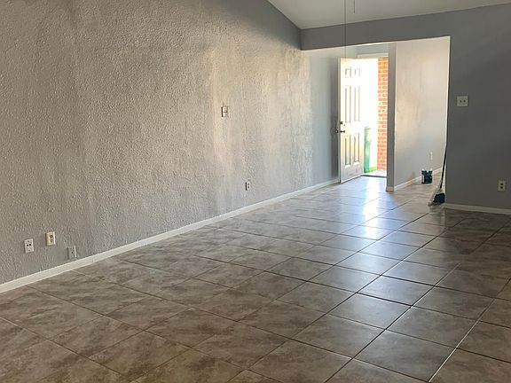 3rd image of 6712 Tamar Dr #B