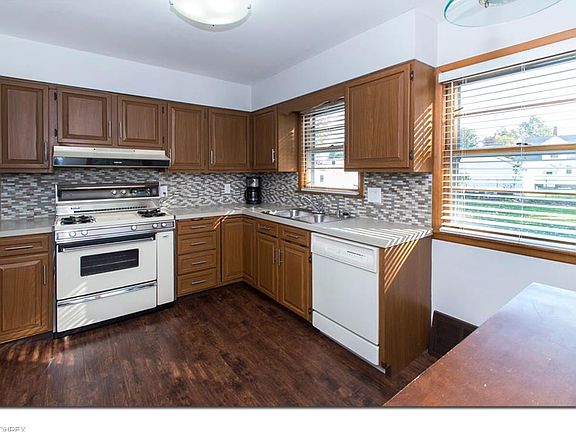 5th image of 4375 Toledo Ave