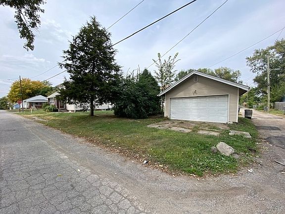4th image of 701 N Bradley Ave