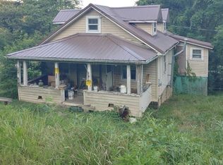 1892 Heizer Creek Rd, Poca, WV 25159