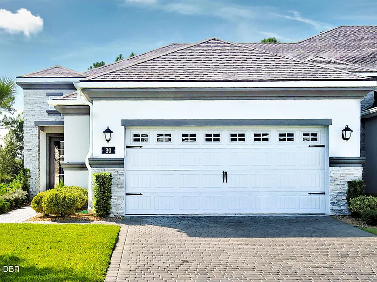 30 Longridge Ln — Photo 2