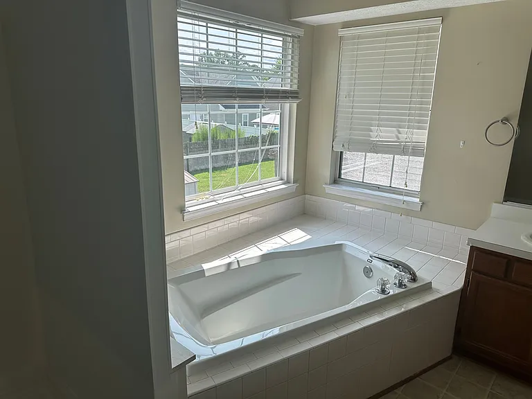 824 Thimbleby Dr — Photo 20