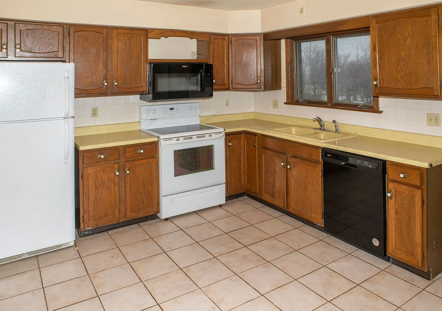 4023 29 Lancaster Road — Photo 3