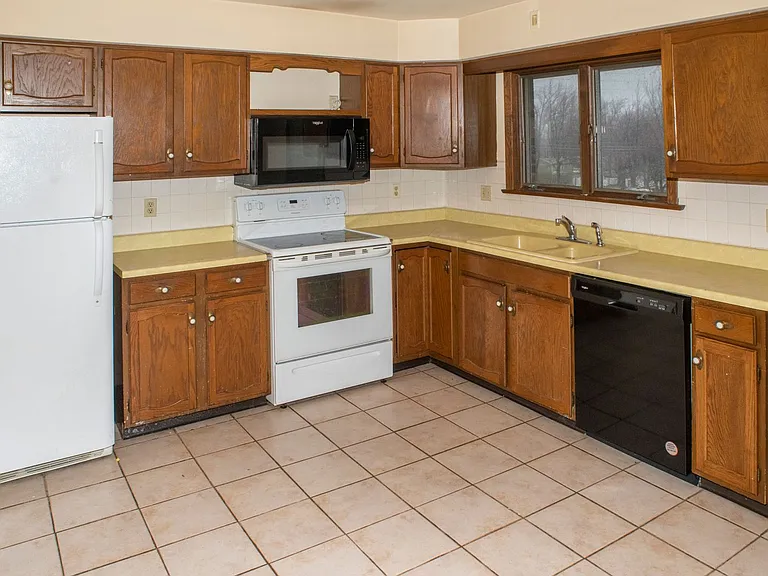4023-29 Lancaster Rd — Photo 3