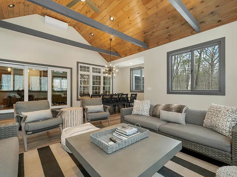 41 Regis Rd — Photo 17