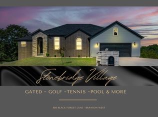 880 Black Forest Ln, Reeds Spring, MO 65737