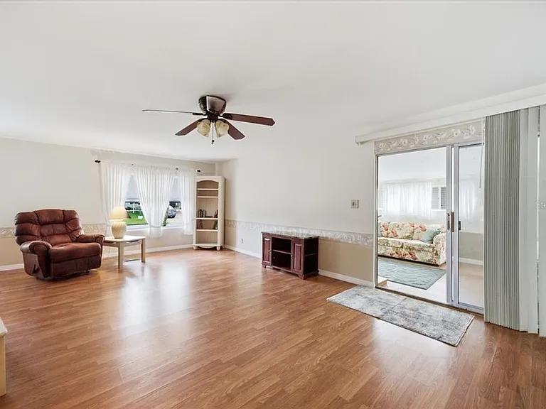 7505 Fairlane Ave — Photo 16