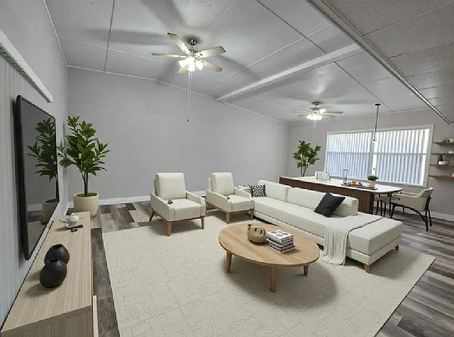 3 bed, 2.0 bath, 2800 sqft, $2,075 — Photo 1