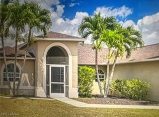 2207 SE 10th Ln, Cape Coral, FL 33990