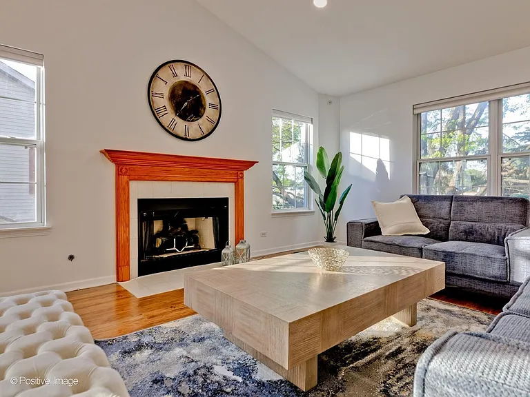 121 Commons Ct — Photo 31