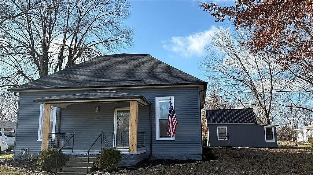 3 bed, 1224 sqft, $2,100 — Photo 2
