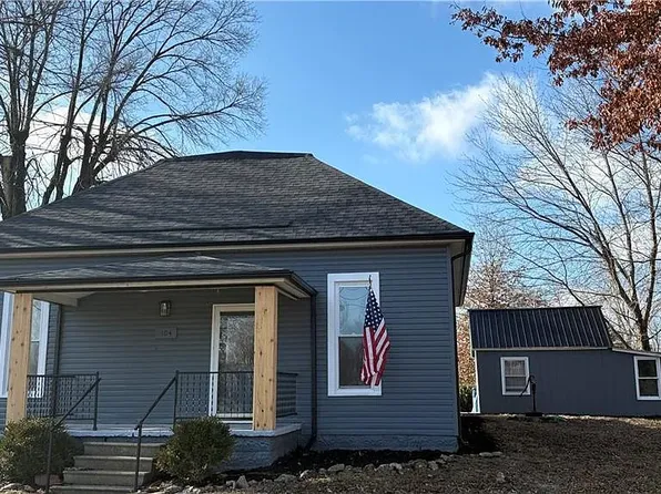 104 S Clark St, Kearney, MO 64060