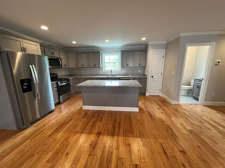 692 New Haven Ave #A — Photo 4