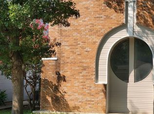 609 W Union Bower Rd, Irving, TX 75061