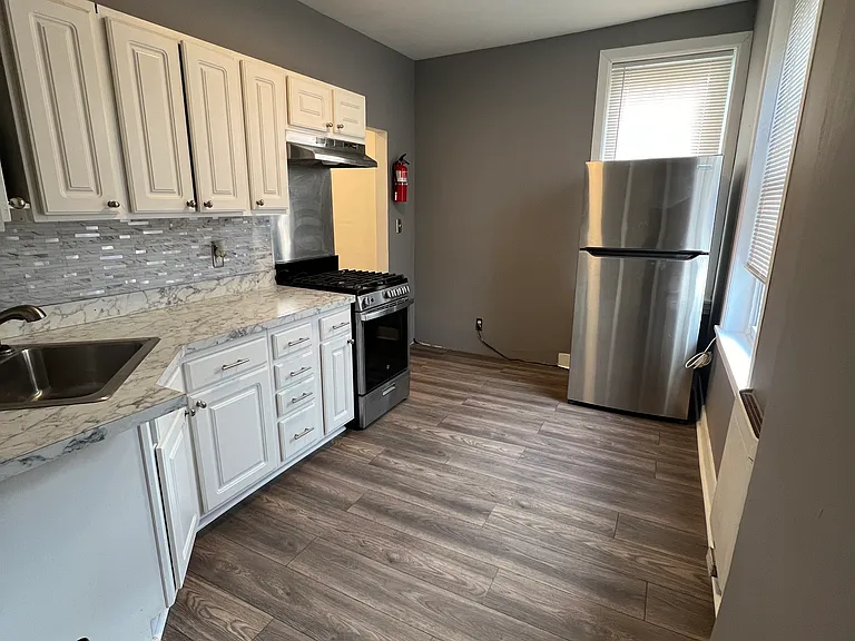 721 McIlvain St — Photo 3