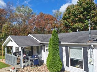 16 Pleasant View St, Burgettstown, PA 15021