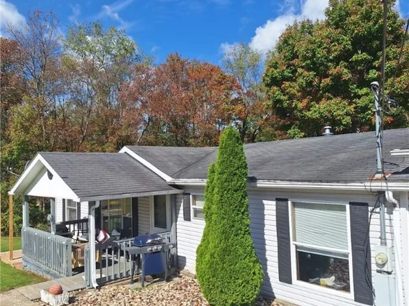 16 Pleasant View St, Burgettstown, PA 15021