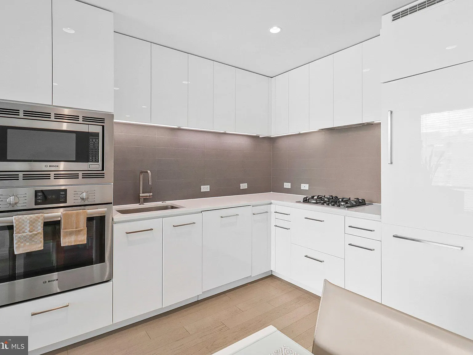 1 bed, 1.0 bath, 750 sqft, $4,250 — Photo 4