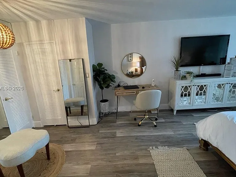 5161 Collins Ave #1012 — Photo 16