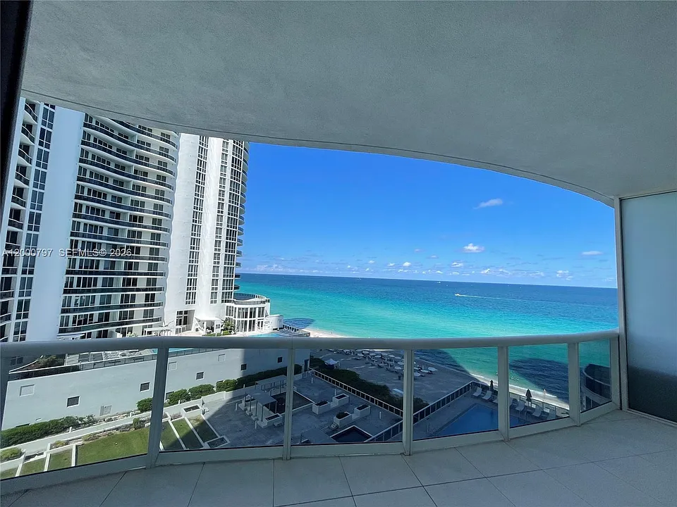 15811 Collins Ave #803