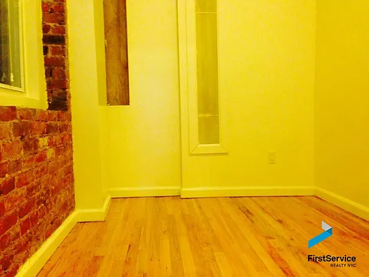 Rented by FirstService Realty (legacy) | media 10
