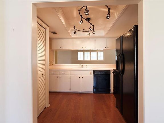 5th image of 2107 Teakwood Dr