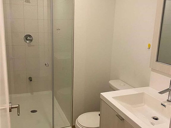 5th image of 38 Cameron St #819