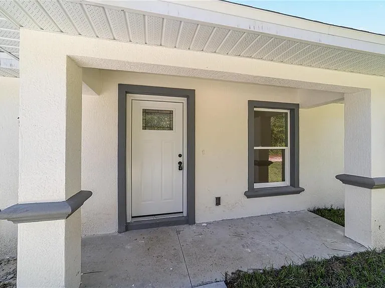15388 SW 26th Pl — Photo 2